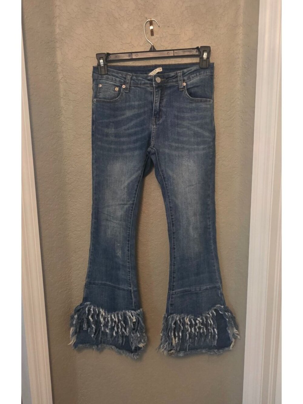 Moda Luxe Fringe Festival Flare Jeans size 6 EUC Boho